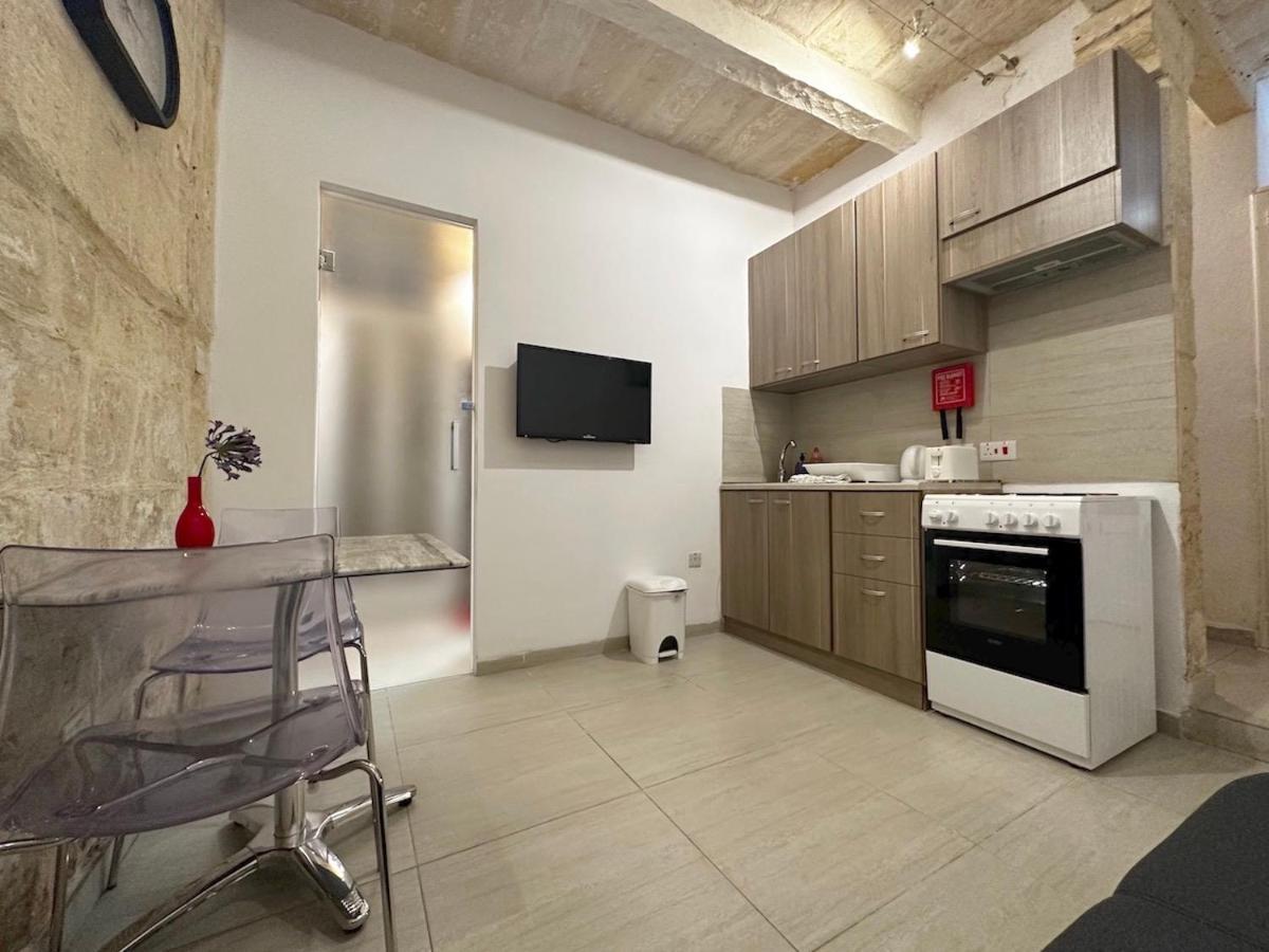 Capital City Apartment Валета Екстериор снимка