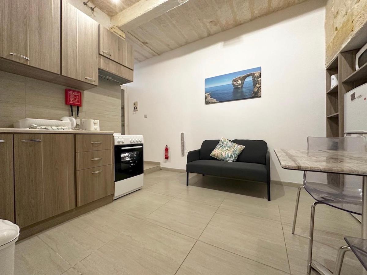 Capital City Apartment Валета Екстериор снимка