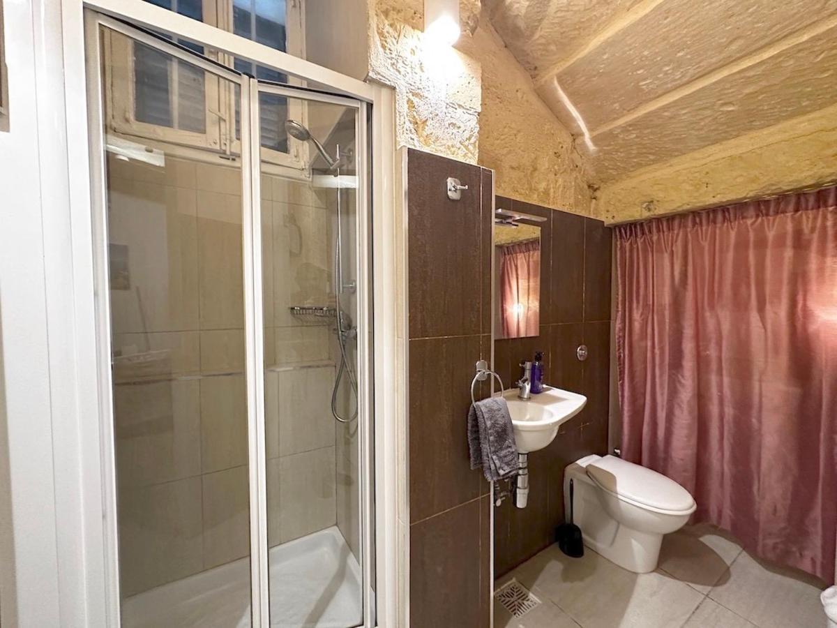Capital City Apartment Валета Екстериор снимка