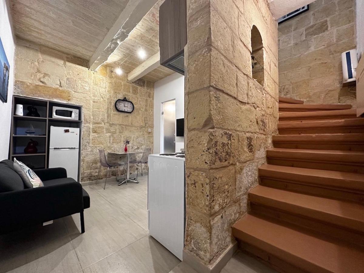 Capital City Apartment Валета Екстериор снимка