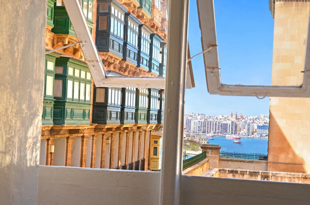 Capital City Apartment Валета Екстериор снимка